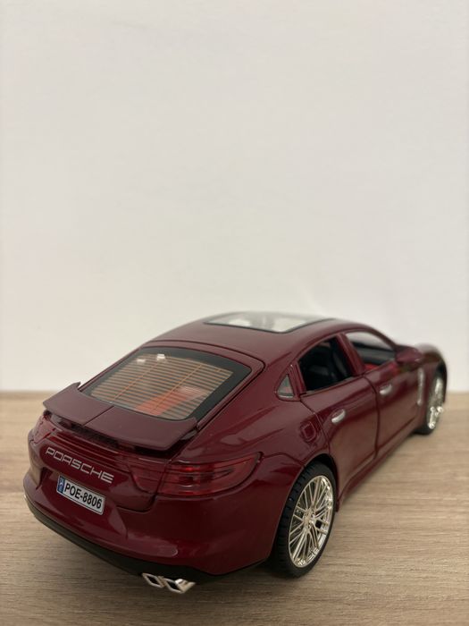 Продавам колекционерска кола Porsche Panamera