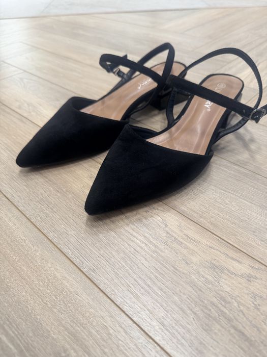 Продам женскую обувь 40размер