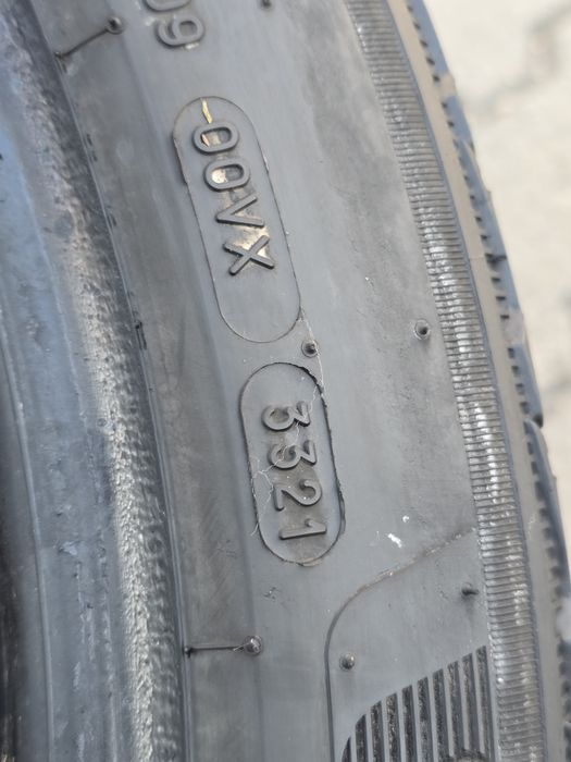 265 40 21 Michelin