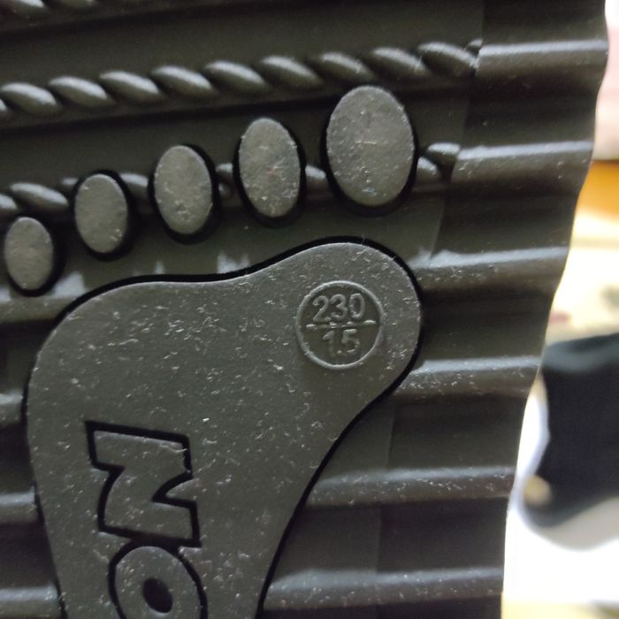 Женская угги Цвет черный