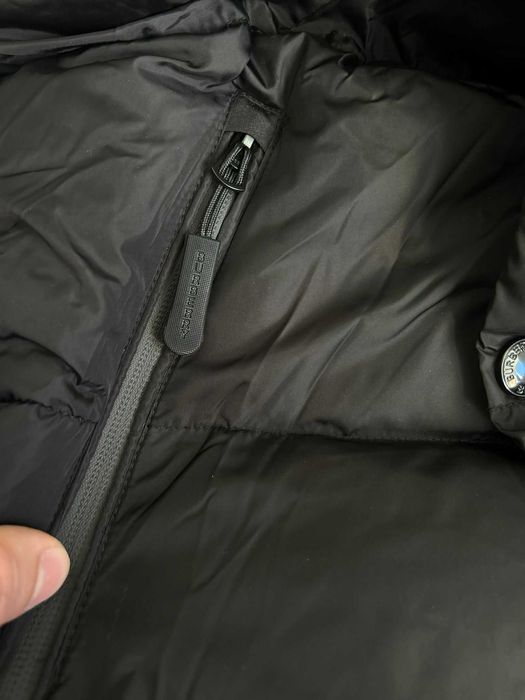 Geaca Burberry care se Transforma in vesta cu Puf neagra pentru Iarna