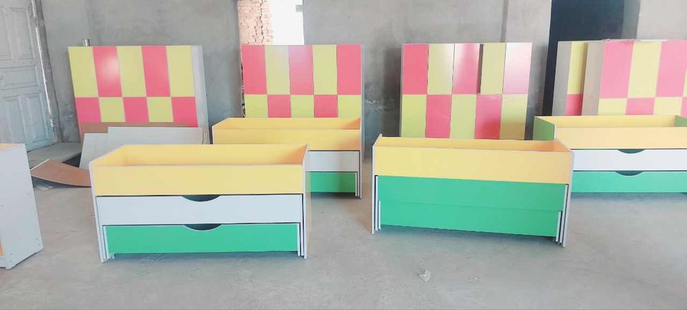 Кроват трехэтажный для детского сада. 3 этажли Кроват богчаларга