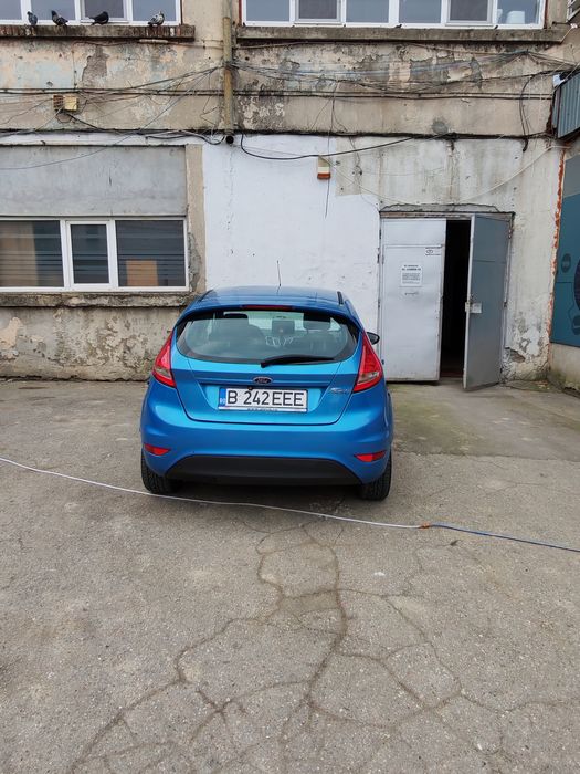 Vând Ford fiesta 2009