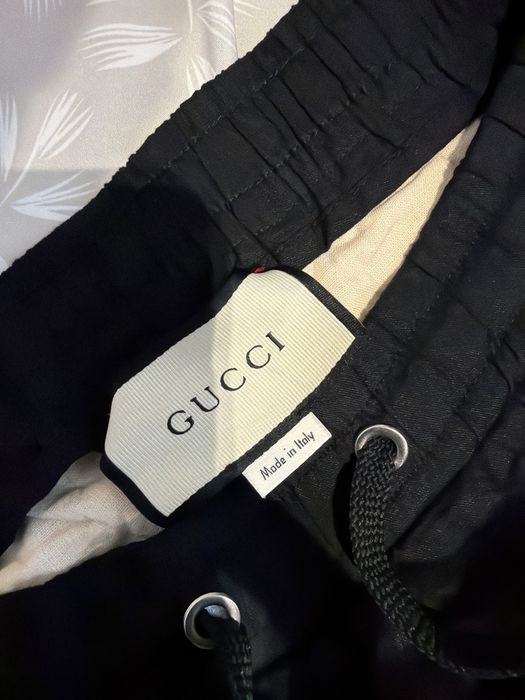 Gucci pants , size S  in very good conditions