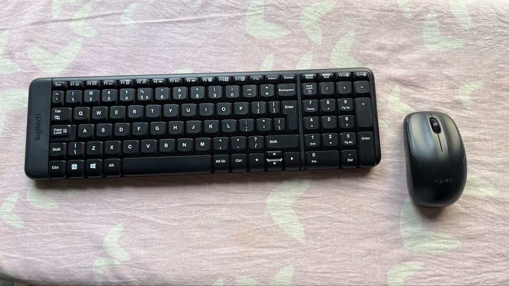 Tastatura si mouse Logitech MK220