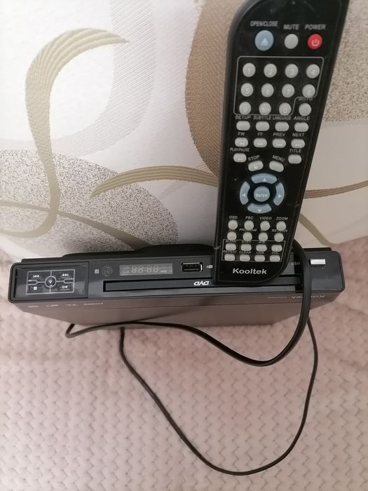 DVD în stare fb cu loc  de stik