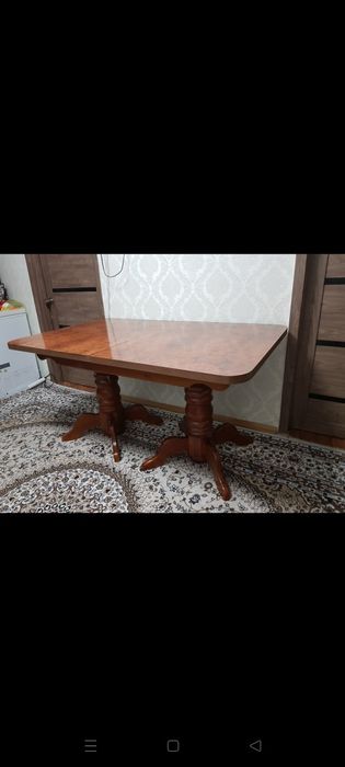 Продам раздвижной обеденный стол
