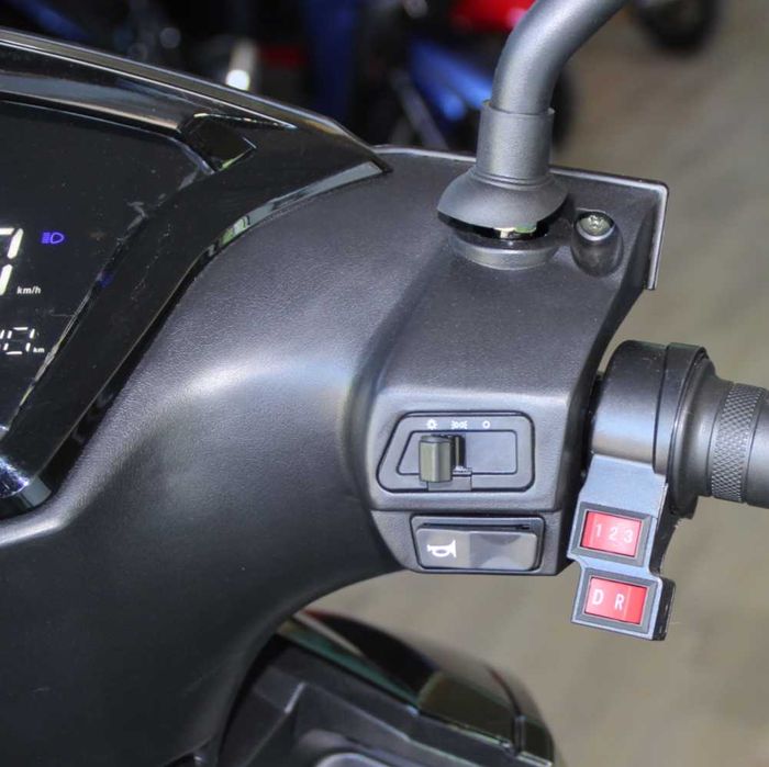 Електрическа триколка - скутер MAX SPORT 1500W BLACK