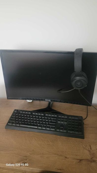 vand calculator+monitor+tastatura +casti