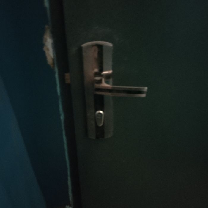 Входной дверь цвет серый б/у