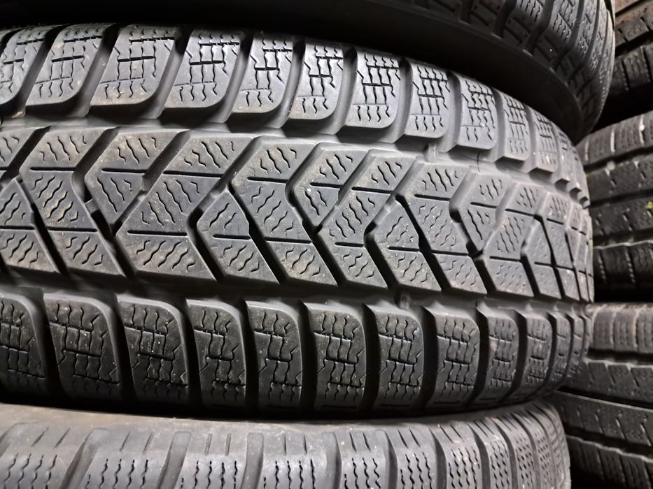 Anvelope second iarna 215 65 R16 Pirelli