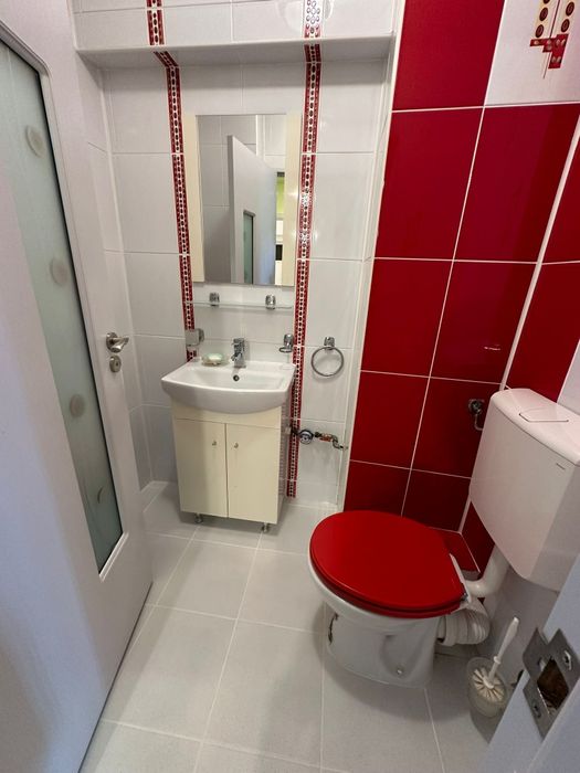 De închiriat apartament Câmpina, 3 camere, vis-a-vis de Milia
