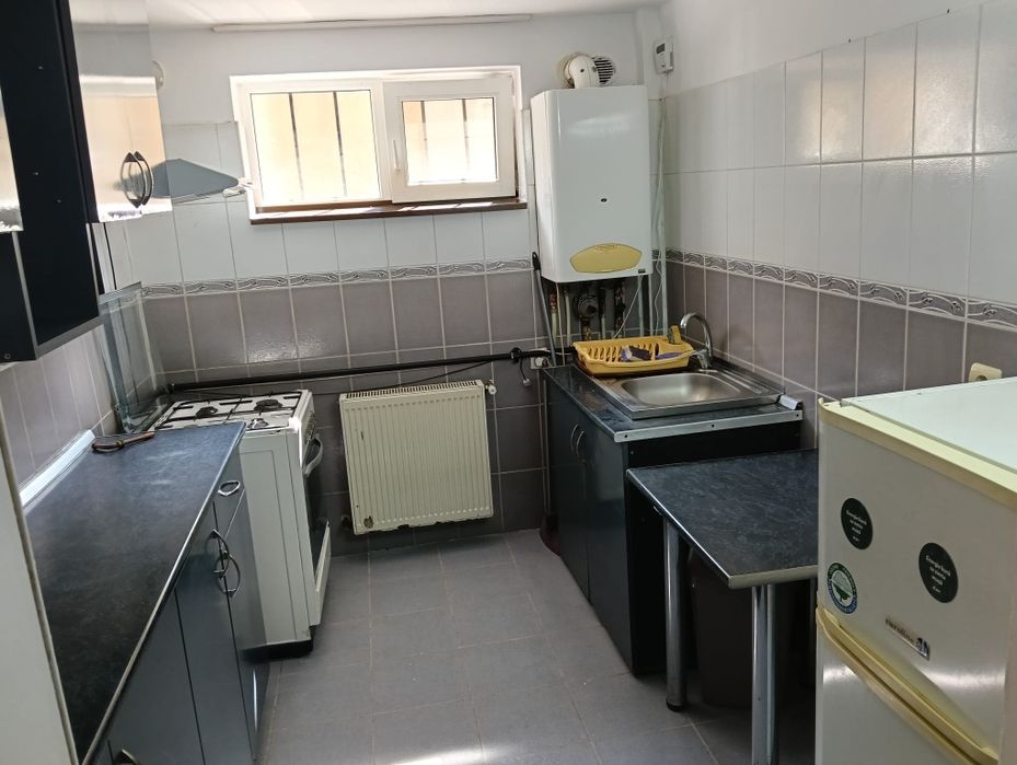 Închiriez apartment