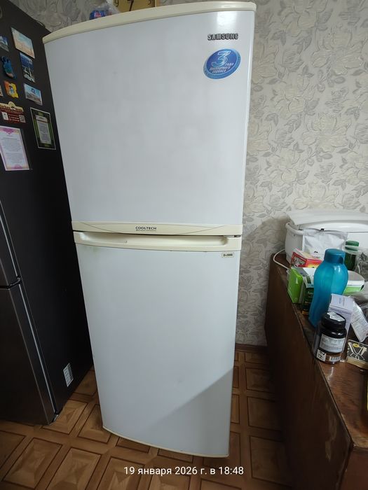 Холодильник двухкамерный Samsung