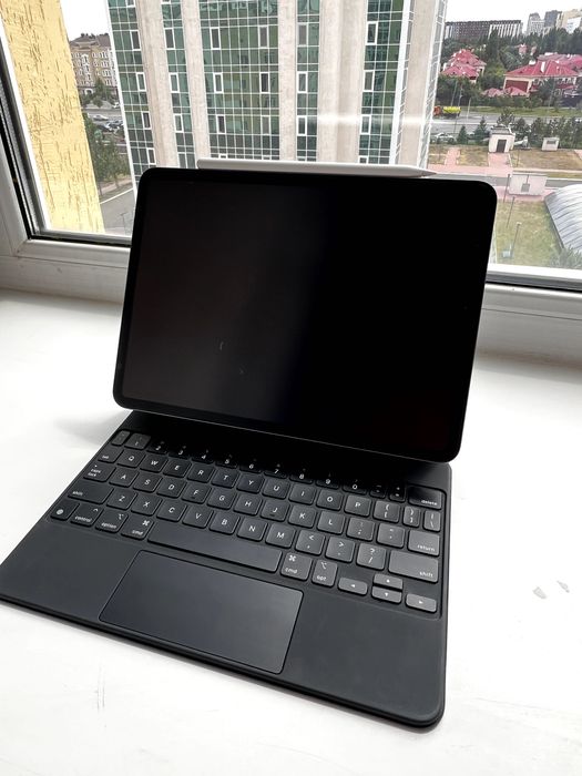 iPad Pro 11 дюймов 128 ГБ + Magic Keyboard + Стилус