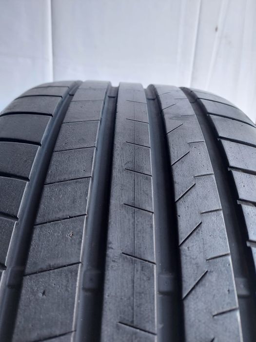 Шины Bridgestone 285/35/22