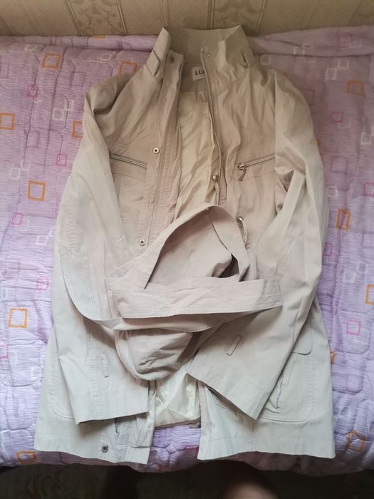 Продаю женские куртки