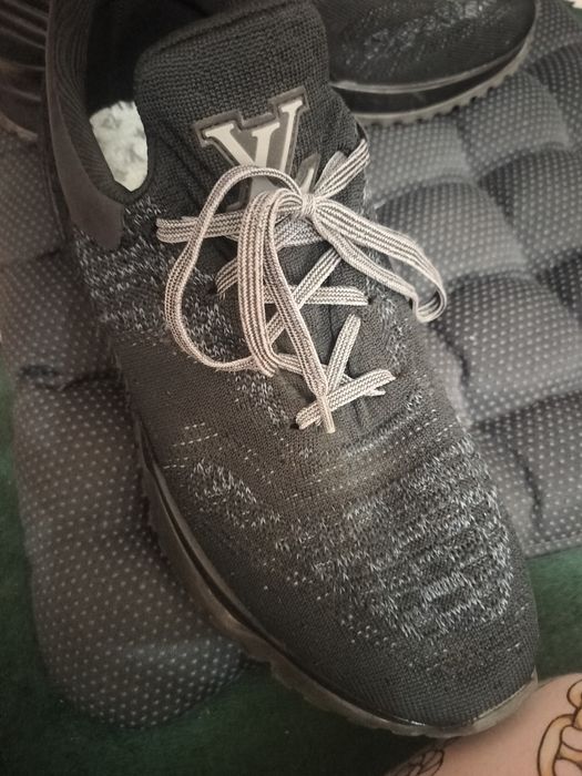 Кроссовка оригинал фирменый.