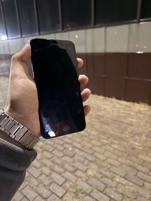 Продам айфон 7+ 32 гб