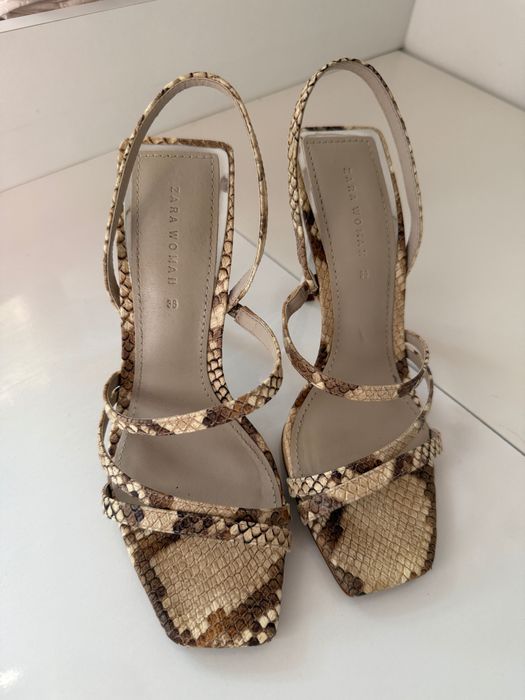 Обувки с висок ток Zara 38