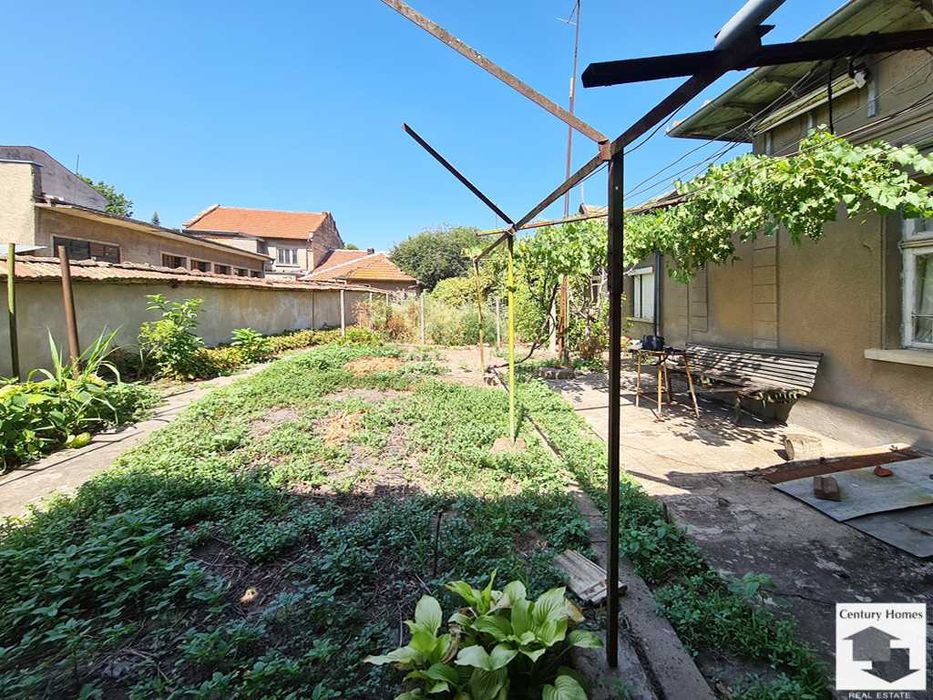 145272 Едноетажна къща за продажба в в центъра на гр. Полски Тръмбеш