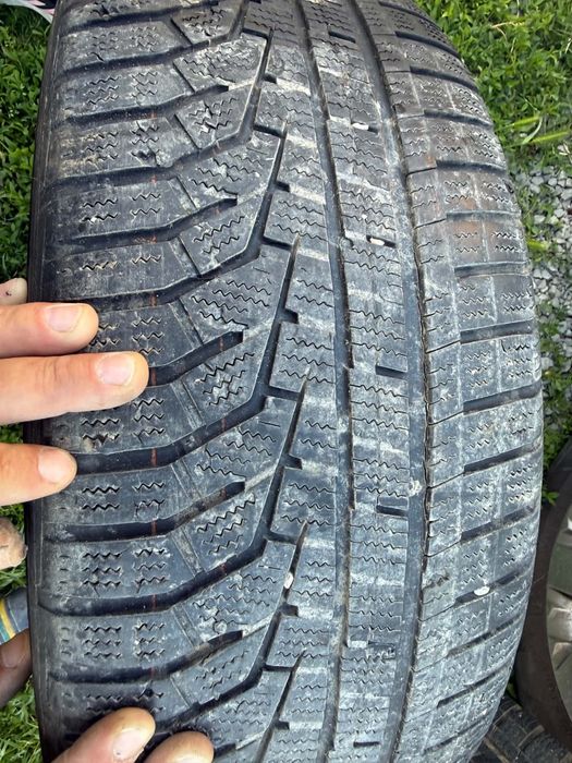 Комплект оригинални алуминиеви джанти Audi 19" с гуми Hankook.