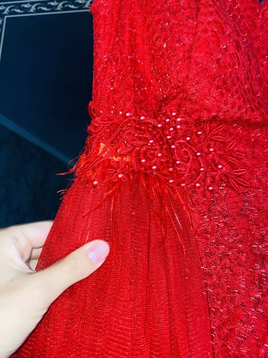 Нарядный платья. ..