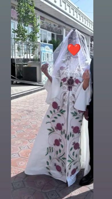 Sotiladi 1 marotaba kiyilgan yaxshi holatda