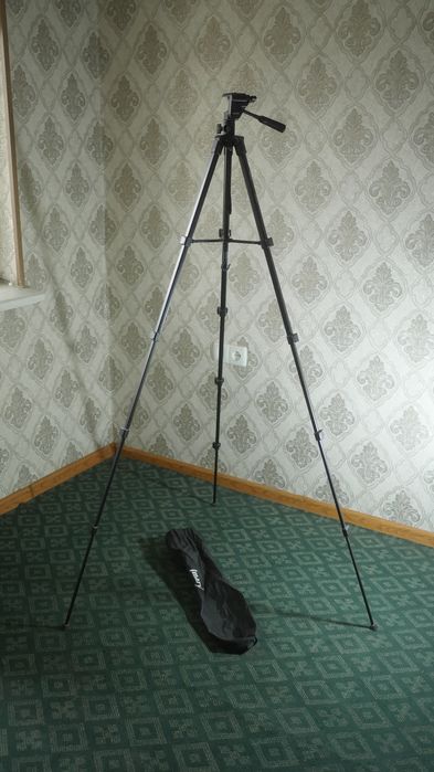 Штатив, купил за 200 000