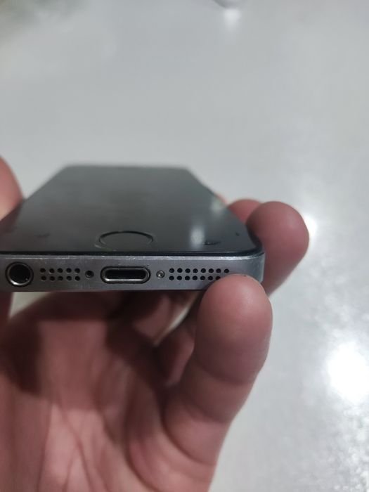 продаю айфон 5 s