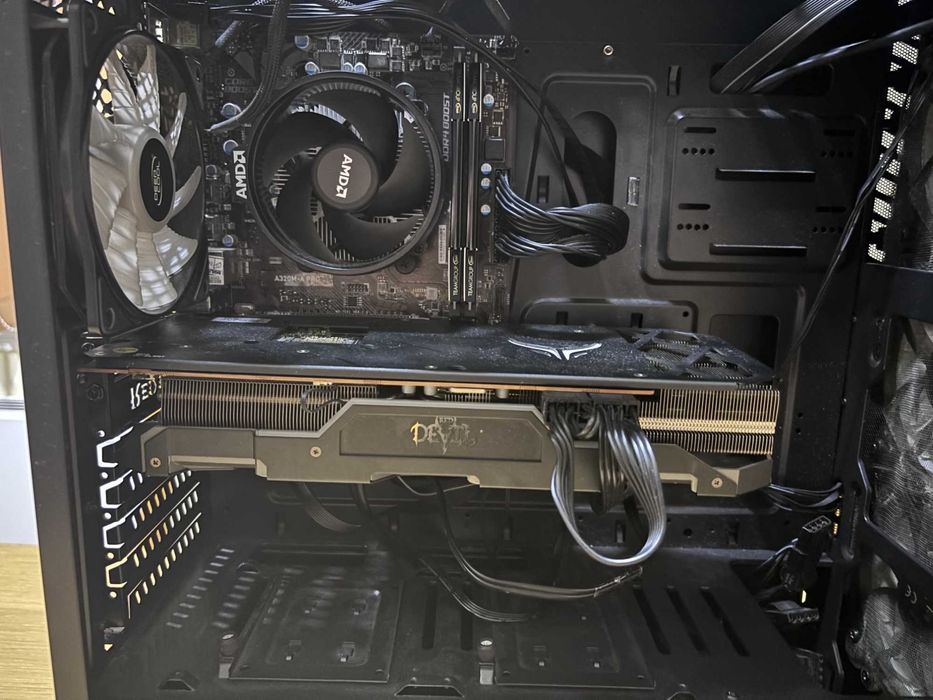 Компютър за игри Ryzen 5 2600 / Radeon RX 5700 XT / 16 GB RAM