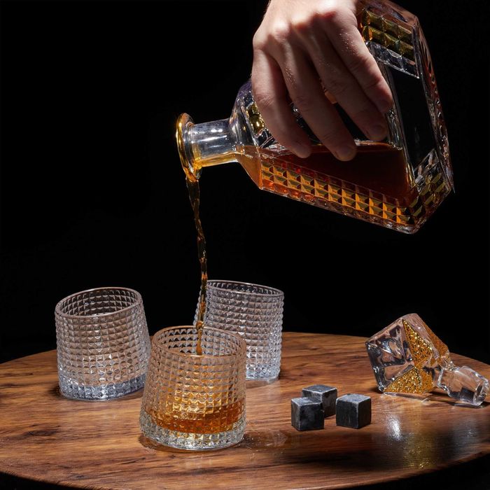 Set 9 pahare whisky 3 variante diferite oscilante baza rotunda 150 ml