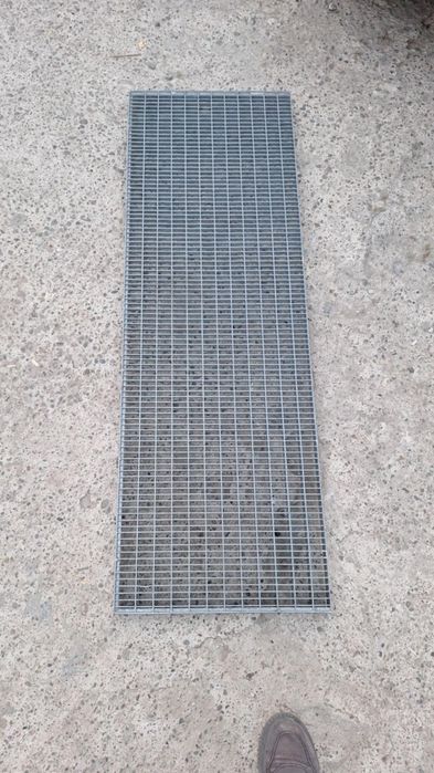 Trepte zincate modele si dimensiuni diferite din rigola sau grilaj
60-