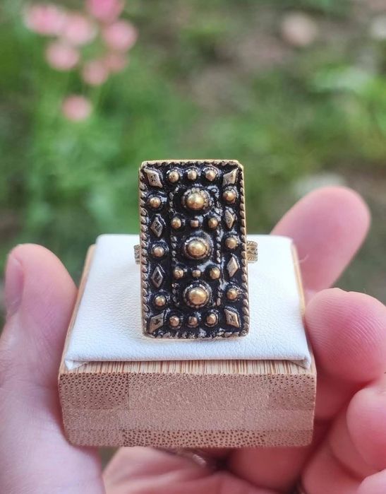 Vechi inel etnic din bronz