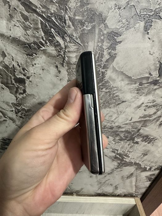 Продам Nokia 6300.