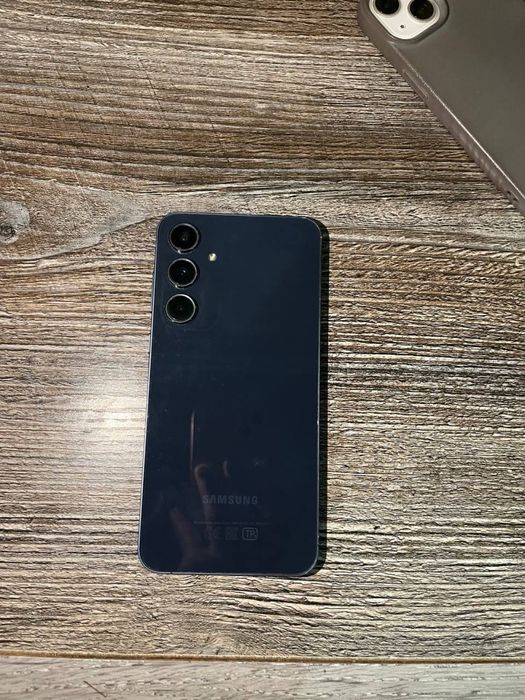 iPhone 13 и Самсунг А55 5G