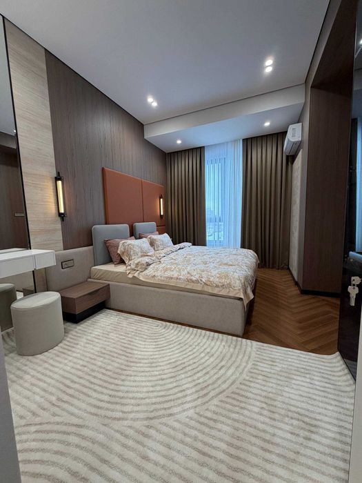 ЖК Dream House. Сдаётся квртира  ориентир 8- раддом 4-комнат