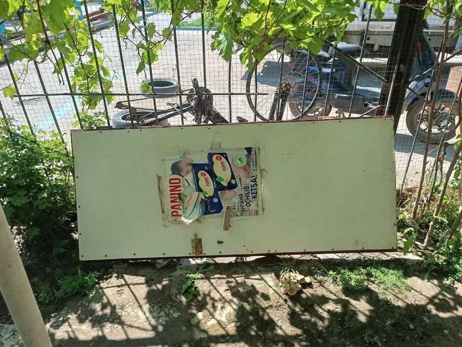 Temir eshik sotiladi