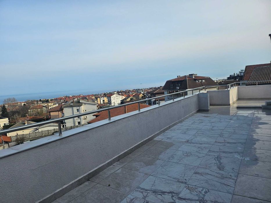 Прекрасен мезонет с А 16 в центъра на кв. Виница с две паркоместа