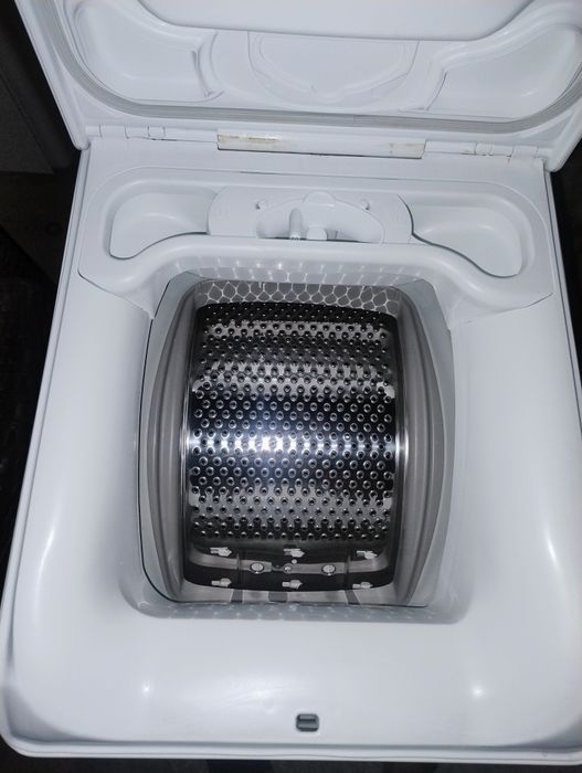 Vând mașina de spălat Electrolux