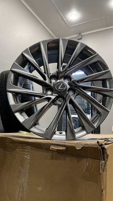 Новые 18 диски на Lexus/Toyota графит
