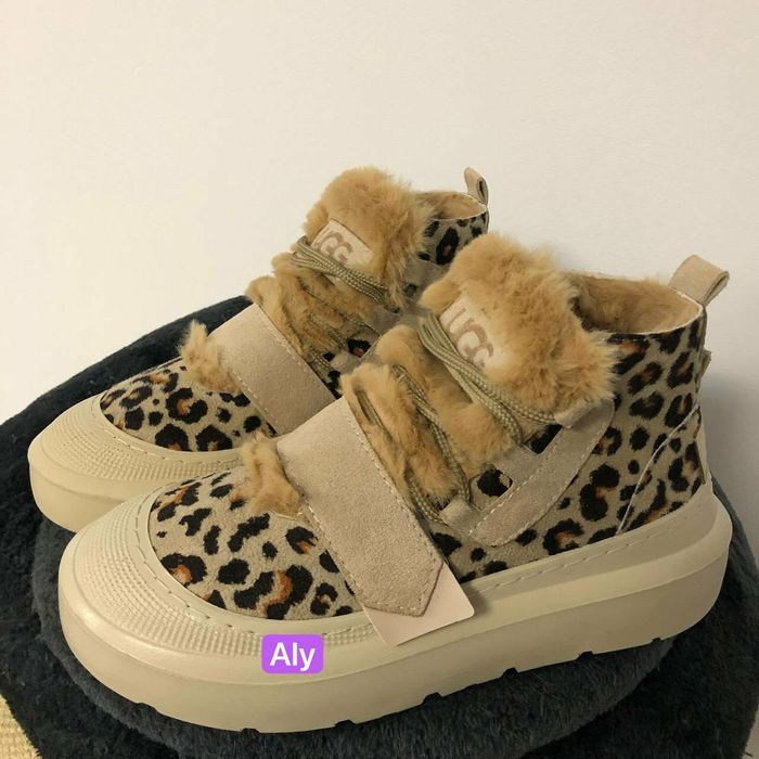 Ugg-uri diferite modele