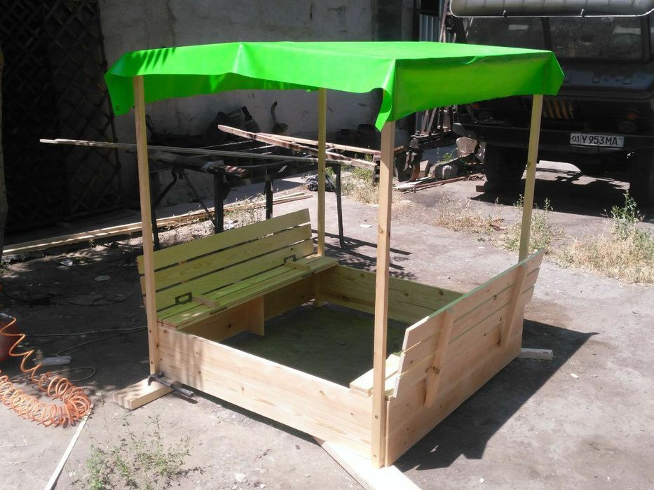 Песочница. Песочница из дерева