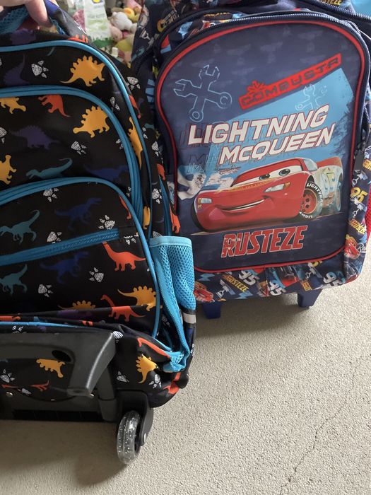 Giozdane pt scoală cu roti 100 lei bucata