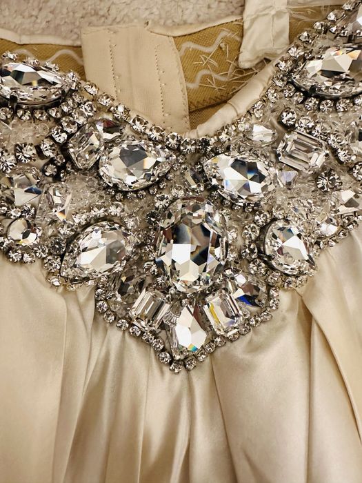 Rochie lungă din mătase și cristale Swarovski