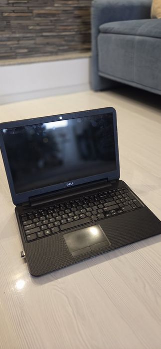 Laptop Dell-intel i3, placa video dedicata , Windows  10.