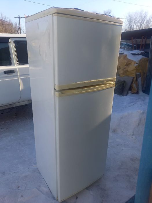 Продам б/у холодильник