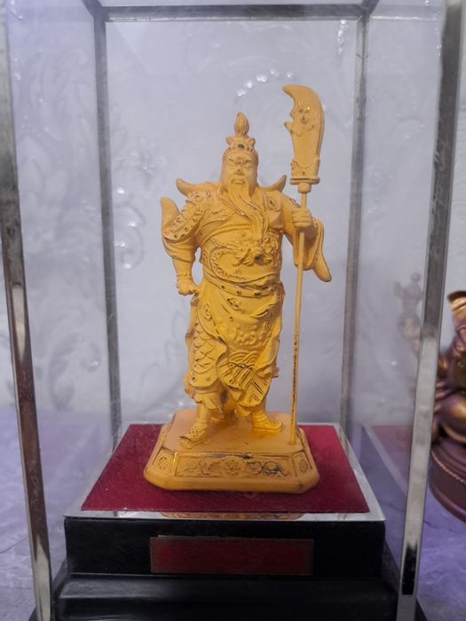 Продам статуэтки