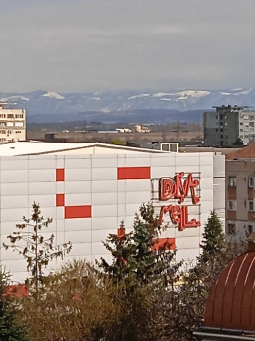 Vând apartament 2 camere spațios 85mpt , Deva.