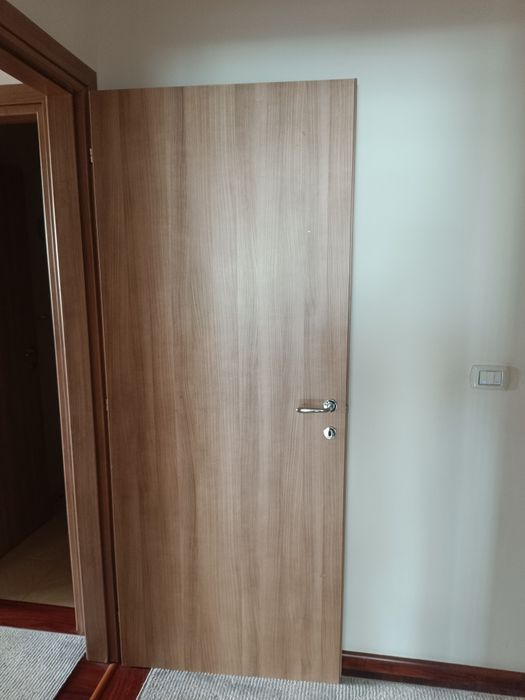 Продам межкомнатные двери 8 шт